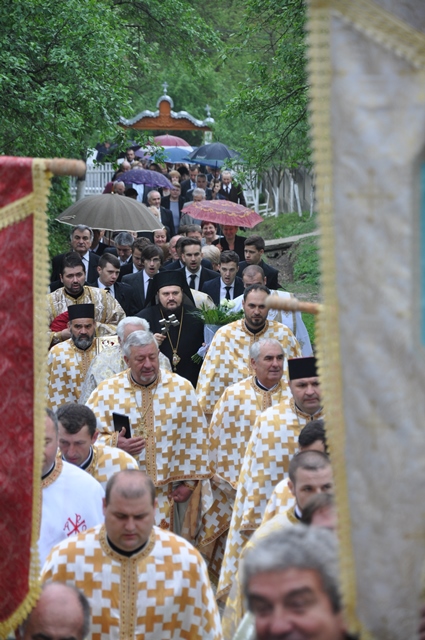 Resfinţirea bisericii din parohia Cernuc