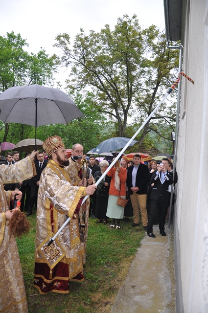 Resfinţirea bisericii din parohia Cernuc