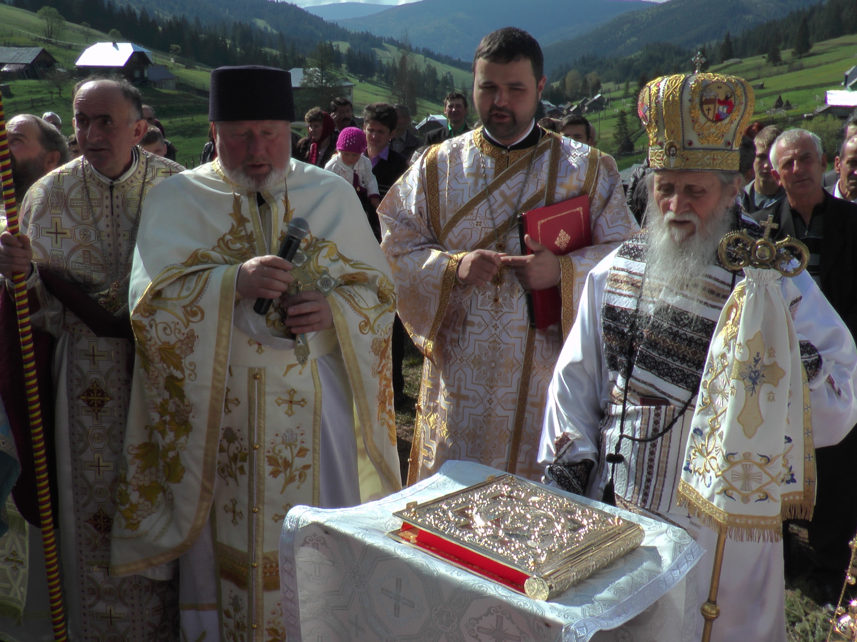 Binecuvântare arhierească în Protopopiatul Câmpulung Moldovenesc Binecuvântare arhierească în Protopopiatul Câmpulung Moldovenesc