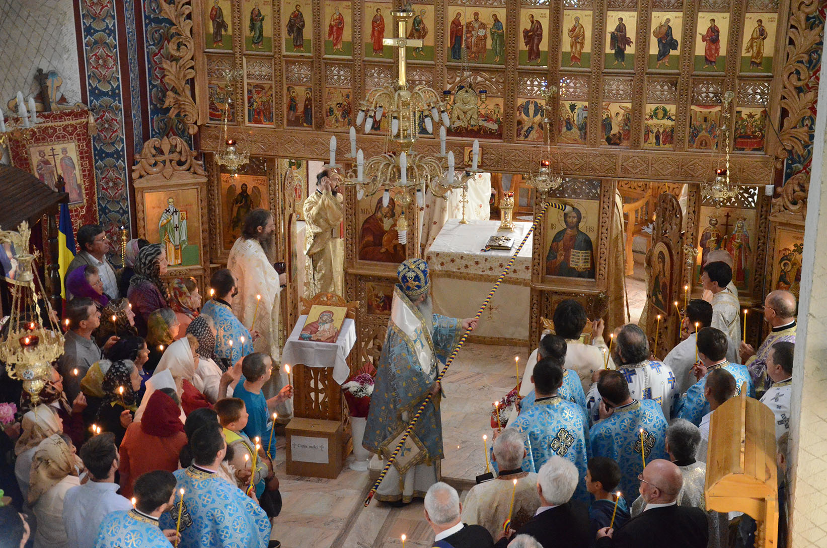 IPS Părinte Mitropolit Teofan a sfinţit Biserica „Sfinţii Împăraţi Constantin şi Elena“ din Frenciugi