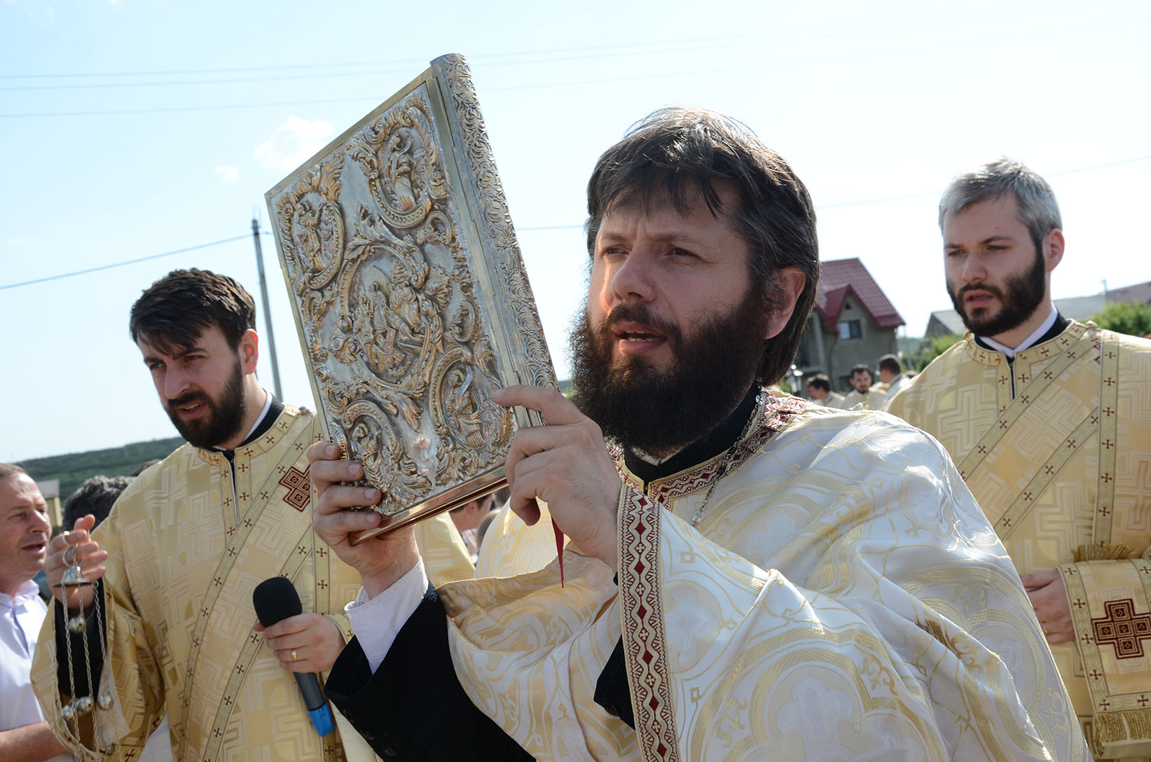 „Drumul care nu duce la biserică nu duce nicăieri“