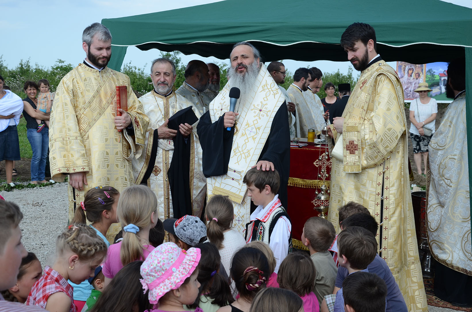 „Drumul care nu duce la biserică nu duce nicăieri“