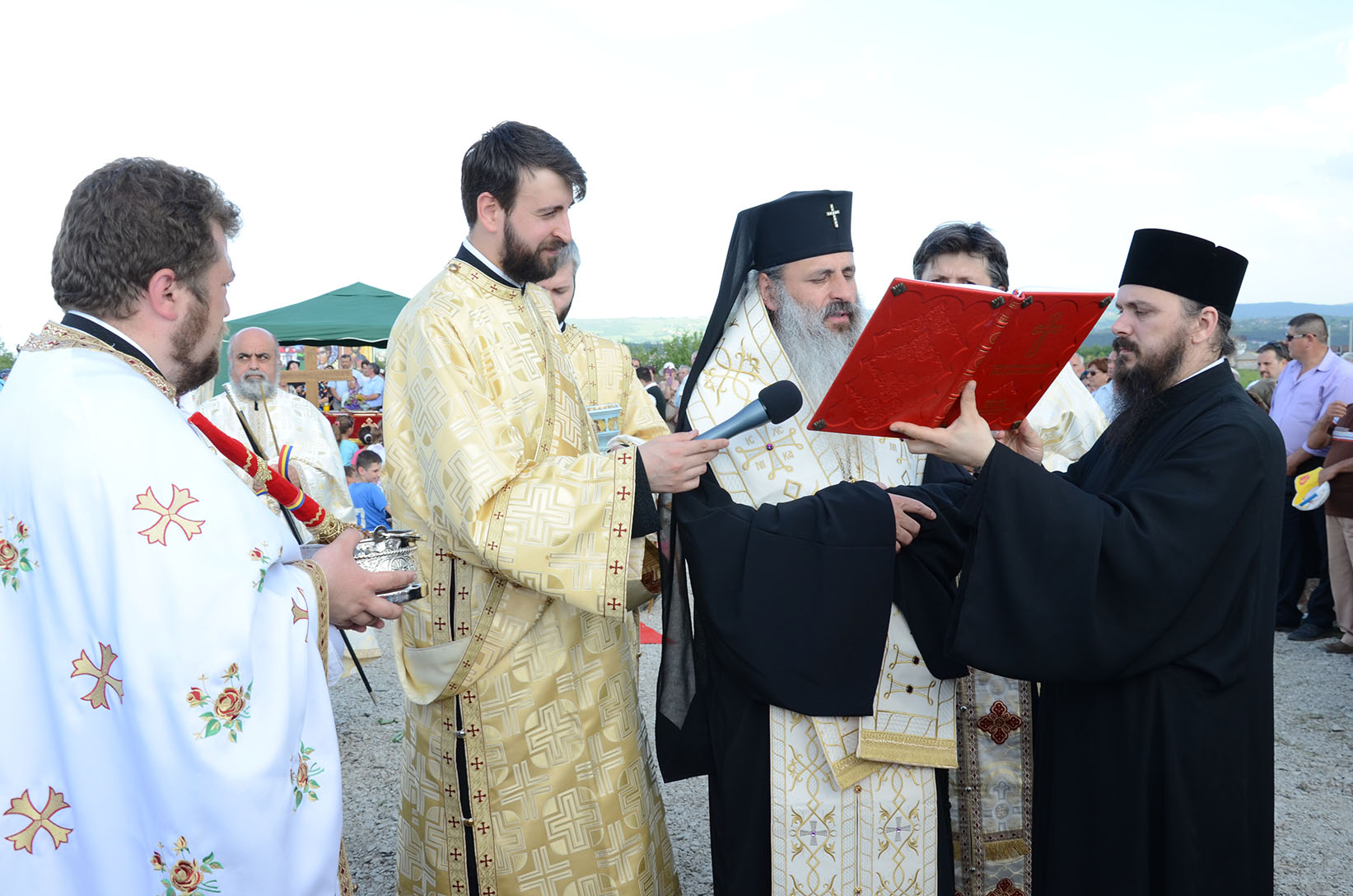 „Drumul care nu duce la biserică nu duce nicăieri“