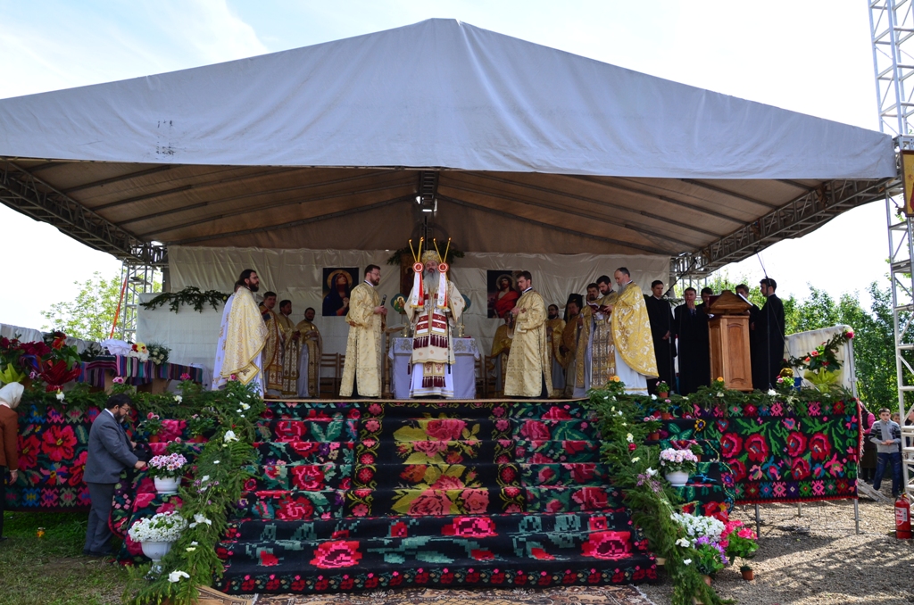 Sfinţire de biserică la Parohia Tudora 3, oficiată de IPS Teofan