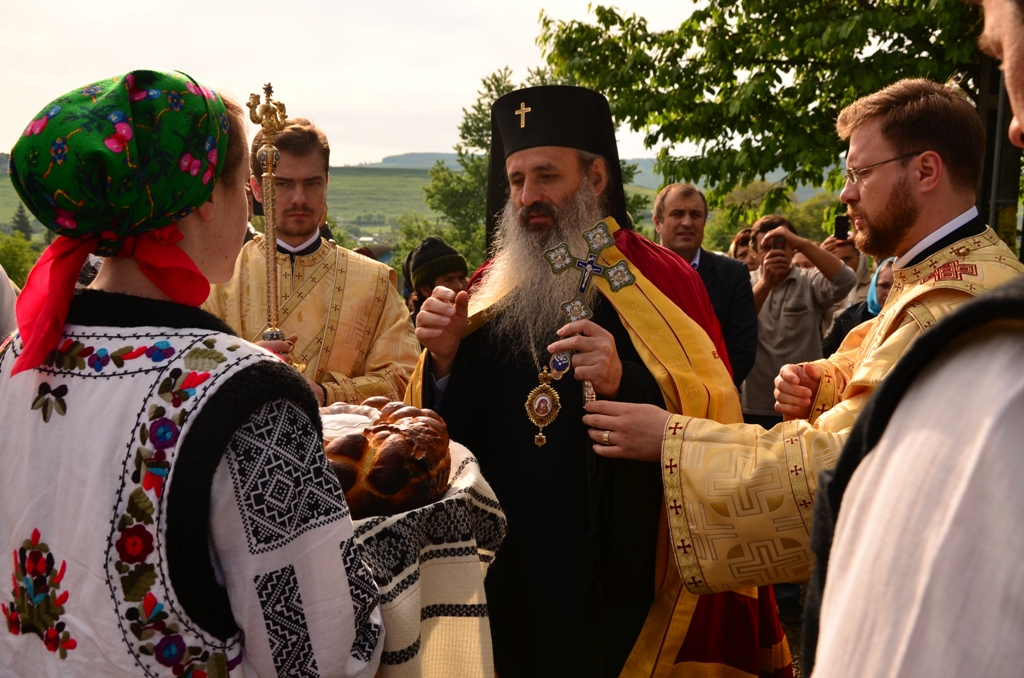 Sfinţire de biserică la Parohia Tudora 3, oficiată de IPS Teofan