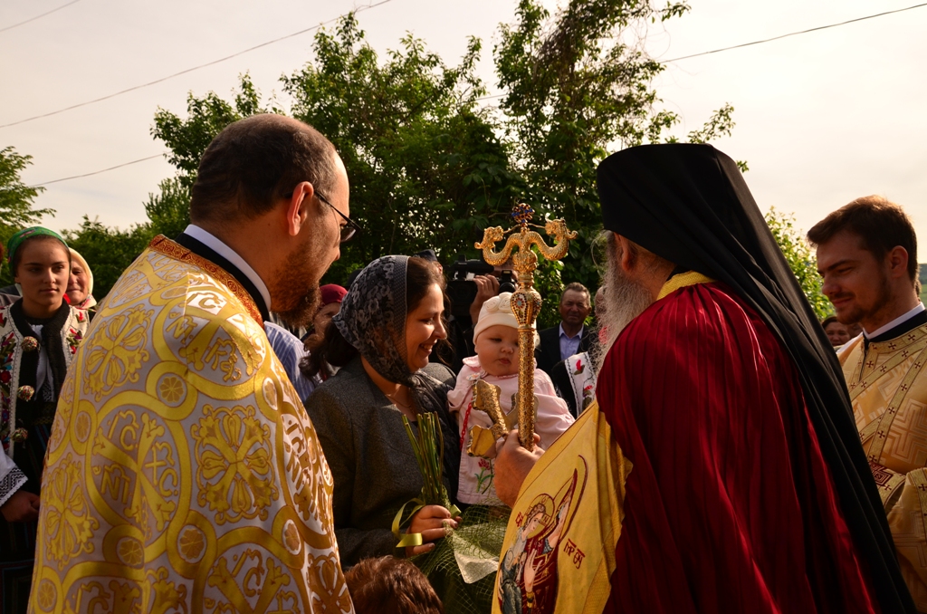 Sfinţire de biserică la Parohia Tudora 3, oficiată de IPS Teofan