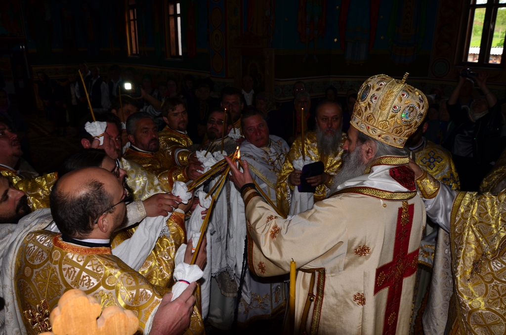 Sfinţire de biserică la Parohia Tudora 3, oficiată de IPS Teofan