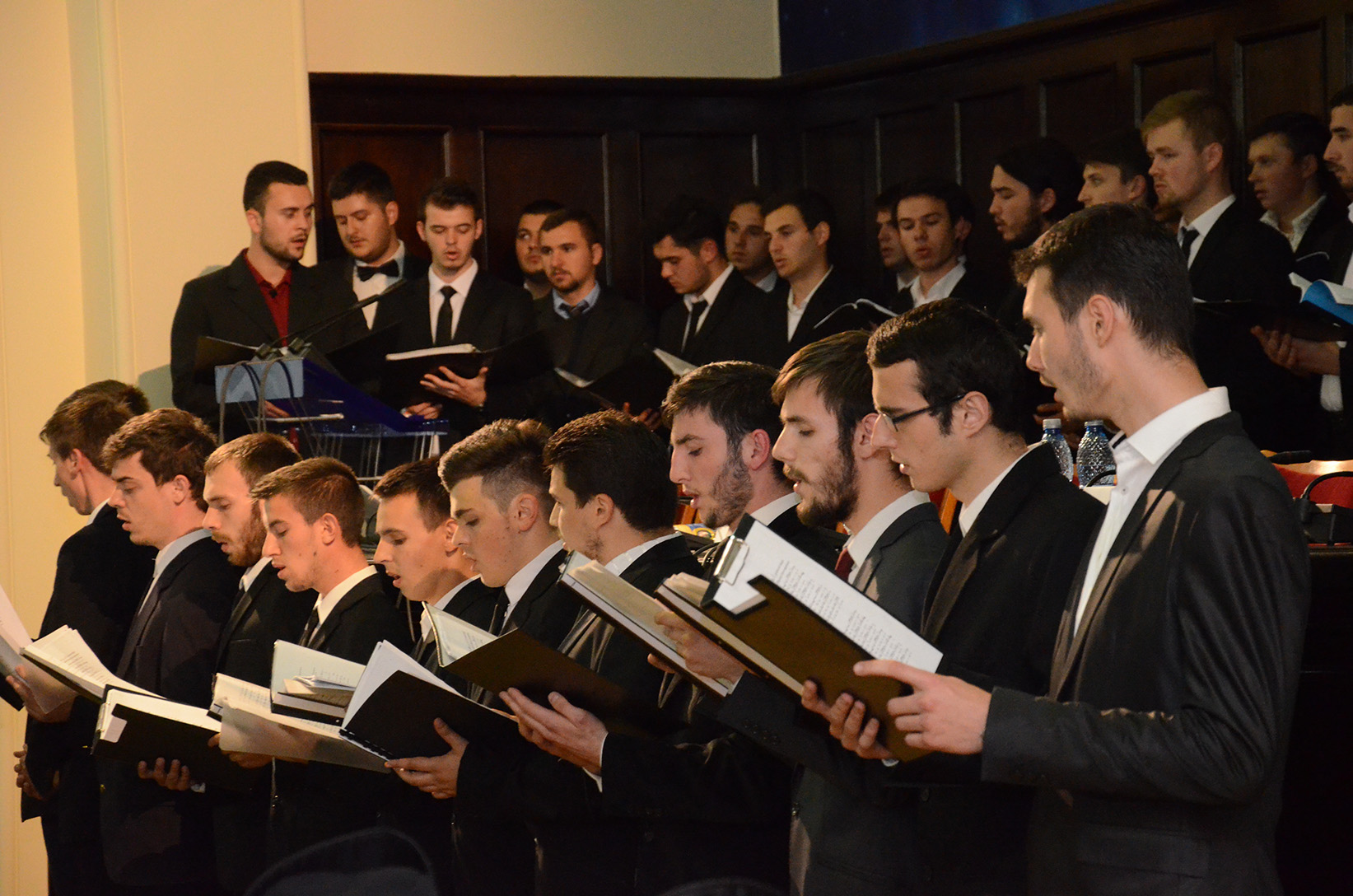 „Trăirea filocalică duce spre comuniunea euharistică“