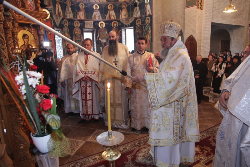 Sfintire de iconostas la Slimnic