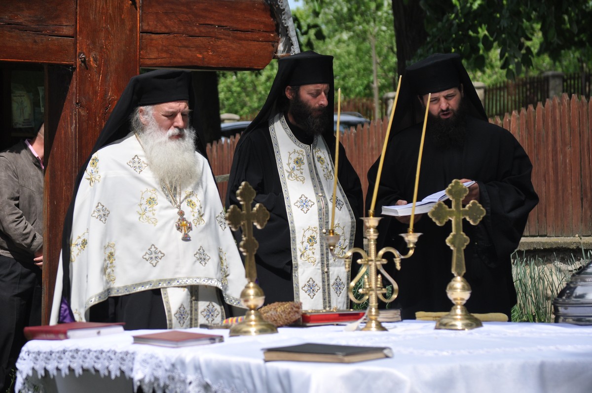 Au început lucrările de reabilitare a Mănăstirii Coşula