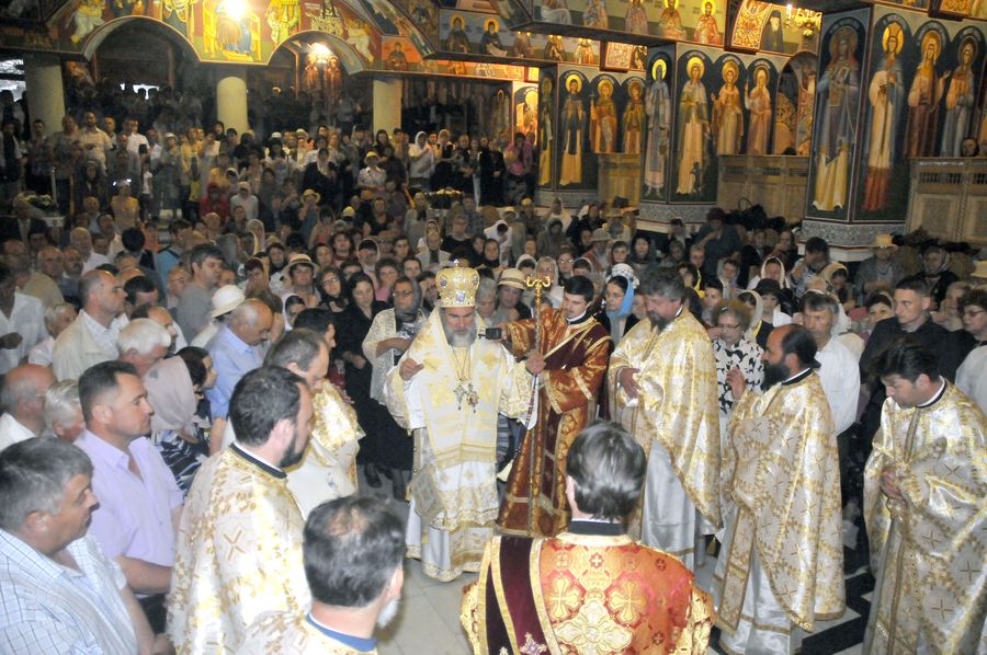 Liturghie arhierească la Catedrala „Înălţarea Domnului“ din Bacău