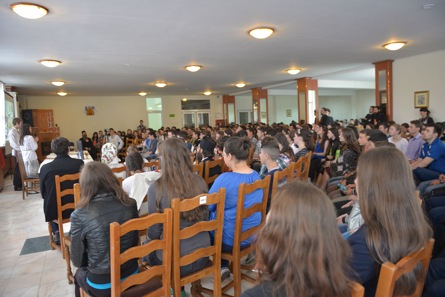 300 de elevi, la întâlnirea „Tânărul ieşean” (GALERIE FOTO)