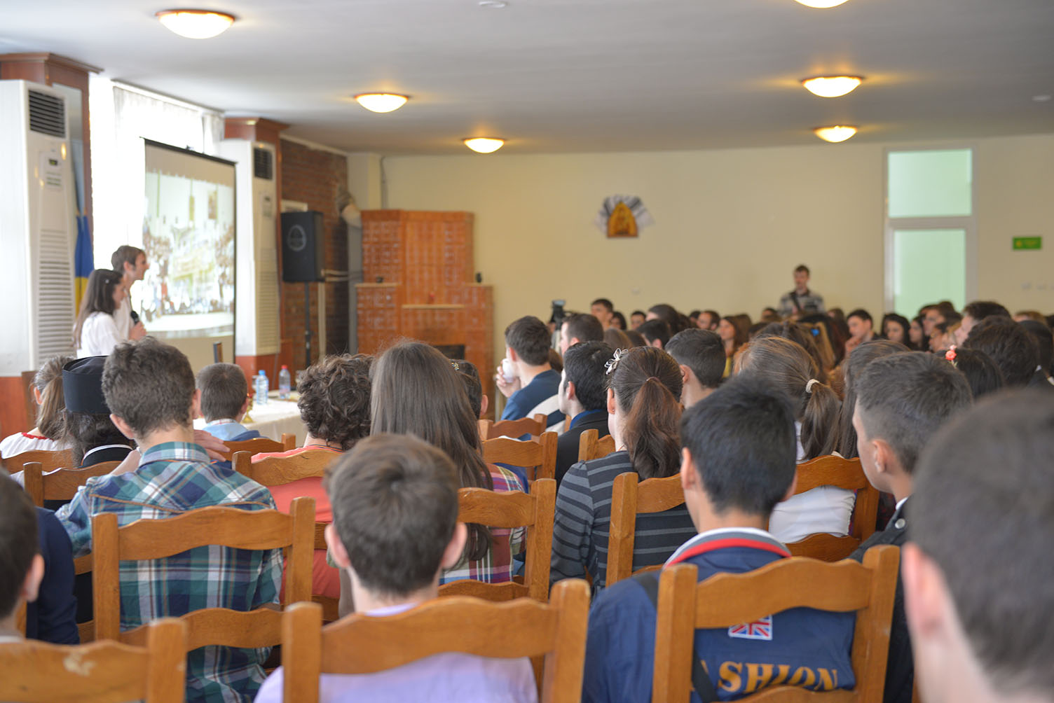 300 de elevi, la întâlnirea „Tânărul ieşean” (GALERIE FOTO)