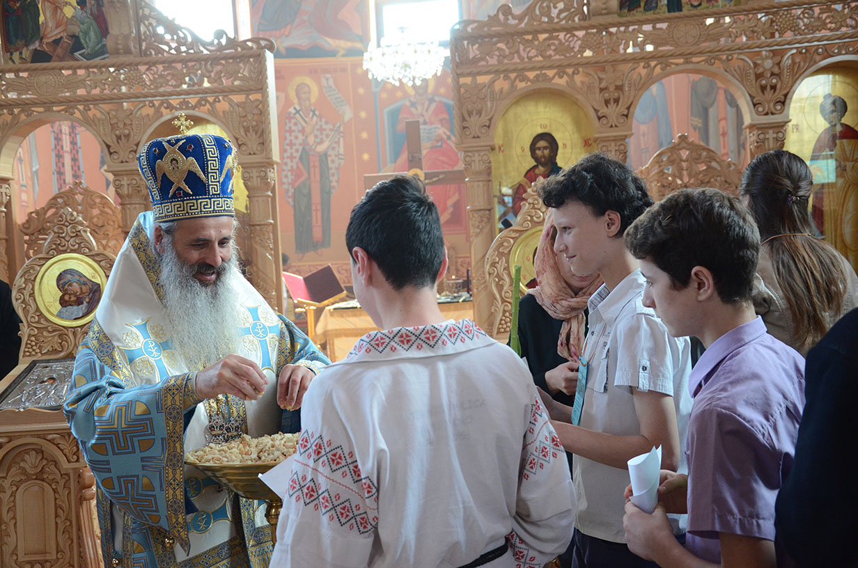 300 de elevi, la întâlnirea „Tânărul ieşean” (GALERIE FOTO)