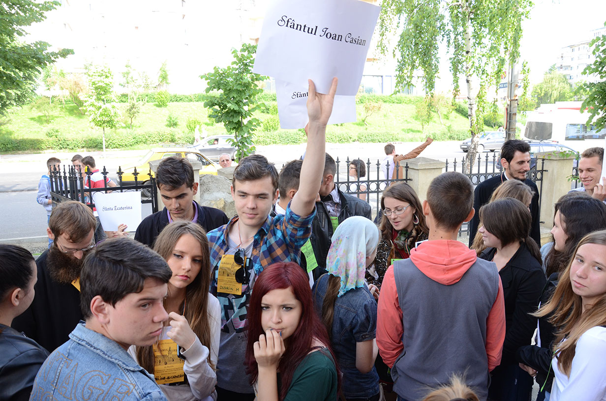 300 de elevi, la întâlnirea „Tânărul ieşean” (GALERIE FOTO)