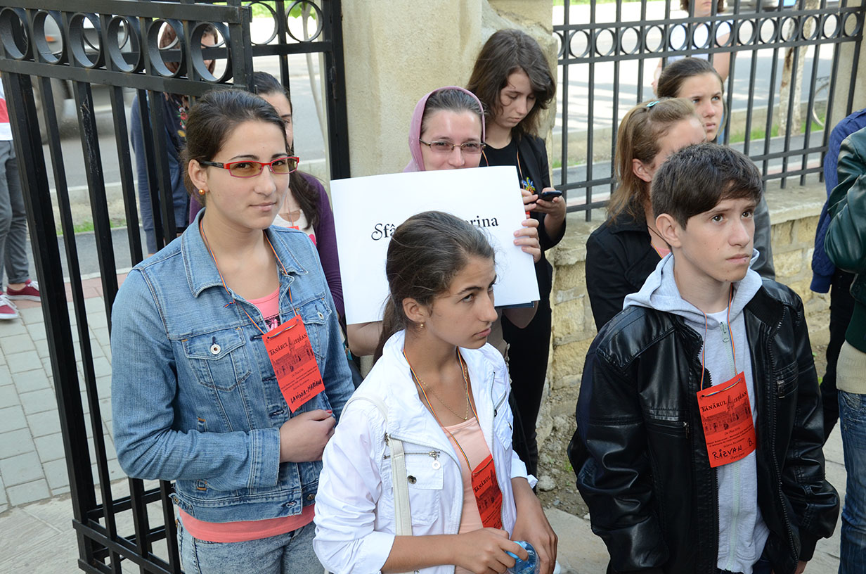 300 de elevi, la întâlnirea „Tânărul ieşean” (GALERIE FOTO)