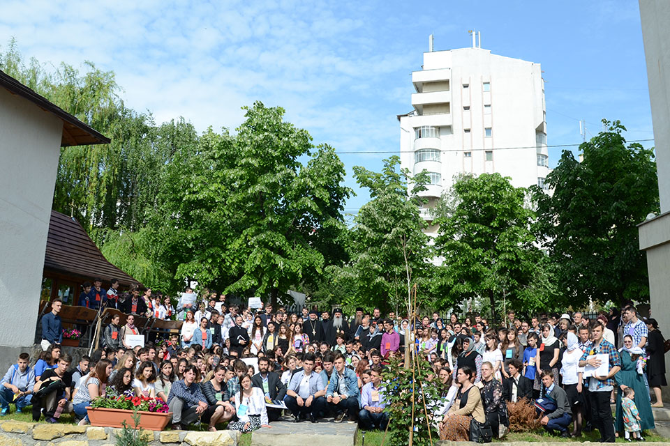 300 de elevi, la întâlnirea „Tânărul ieşean” (GALERIE FOTO)