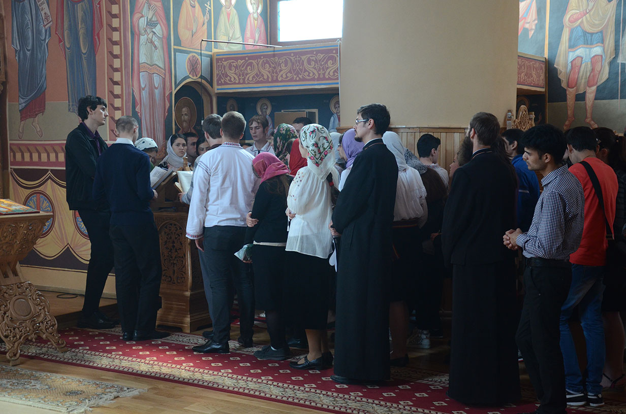 300 de elevi, la întâlnirea „Tânărul ieşean” (GALERIE FOTO)