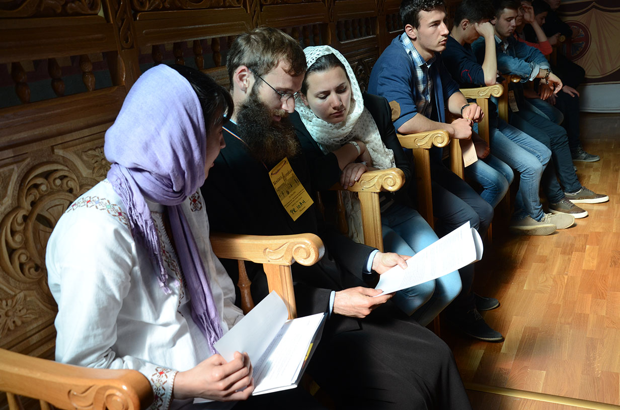 300 de elevi, la întâlnirea „Tânărul ieşean” (GALERIE FOTO)