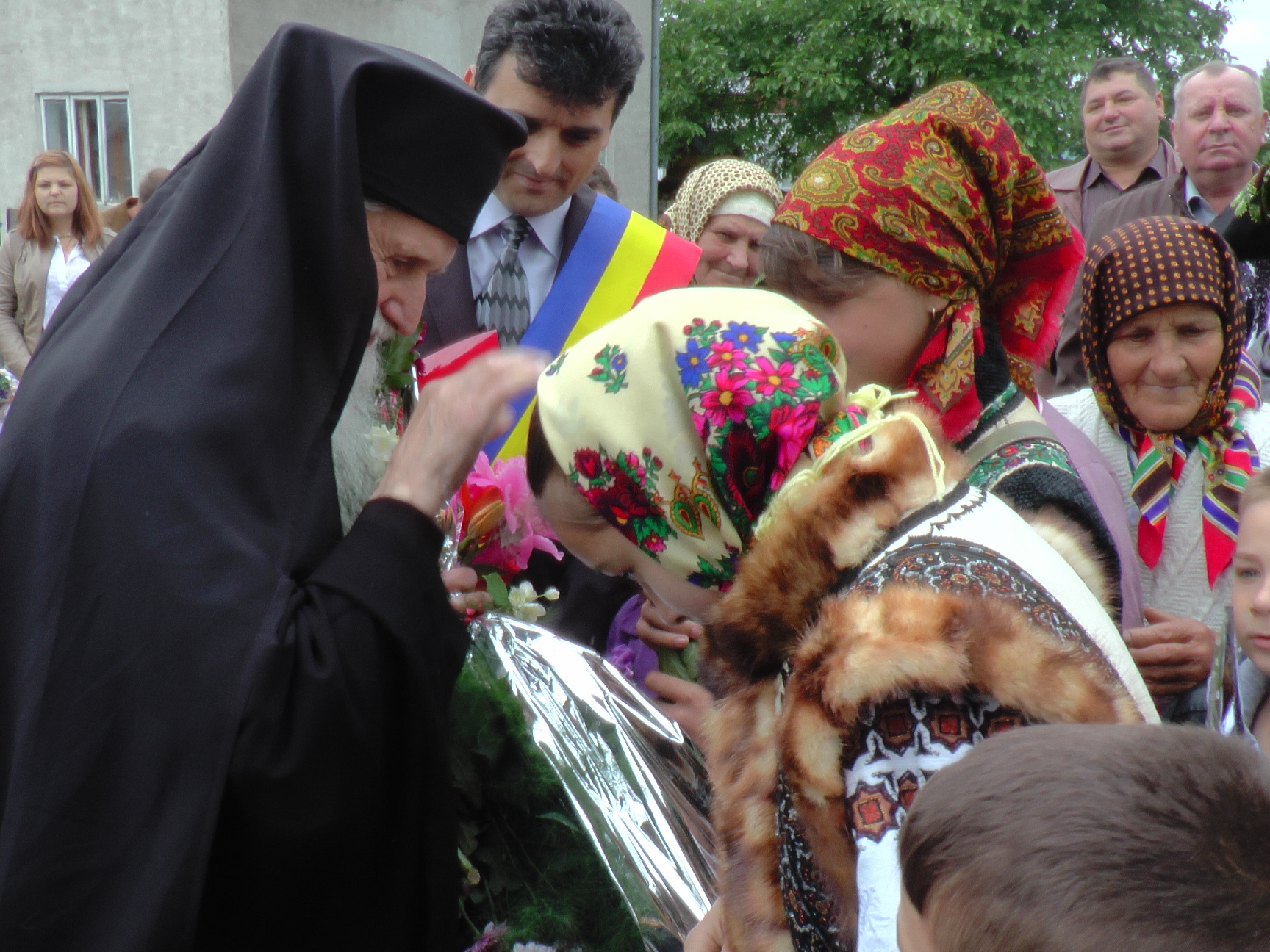 IPS Pimen a sfinţit biserica Parohiei Măzănăieşti IPS Pimen a sfinţit biserica Parohiei Măzănăieşti