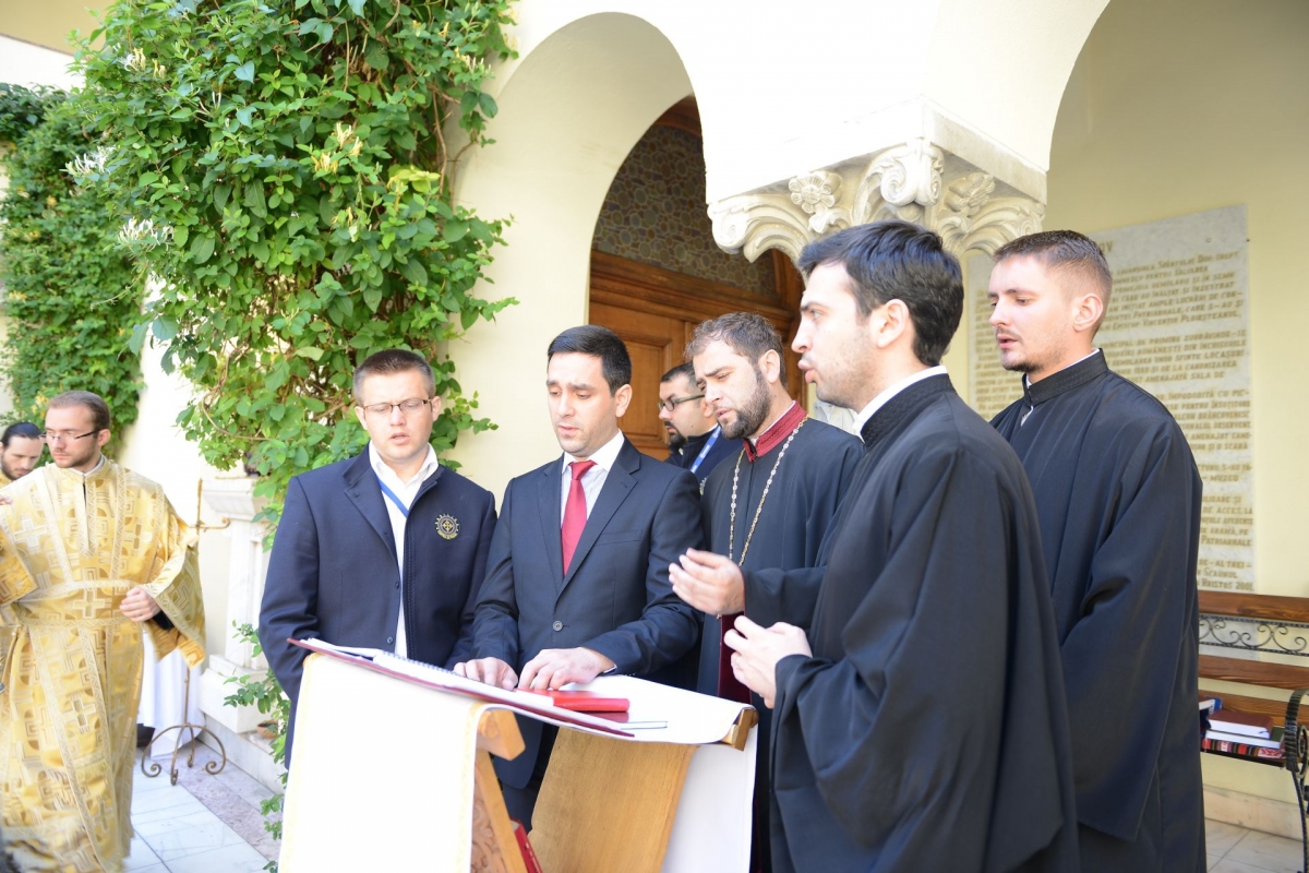 Patriarhul României a oficiat Sfânta Liturghie în altarul de vară al Reşedinţei Patriarhale