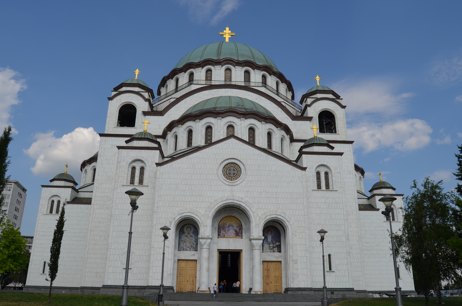 Ajutoare pentru persoanele sinistrate din Serbia