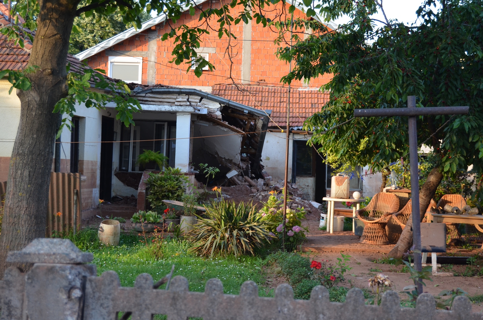 Ajutoare pentru persoanele sinistrate din Serbia