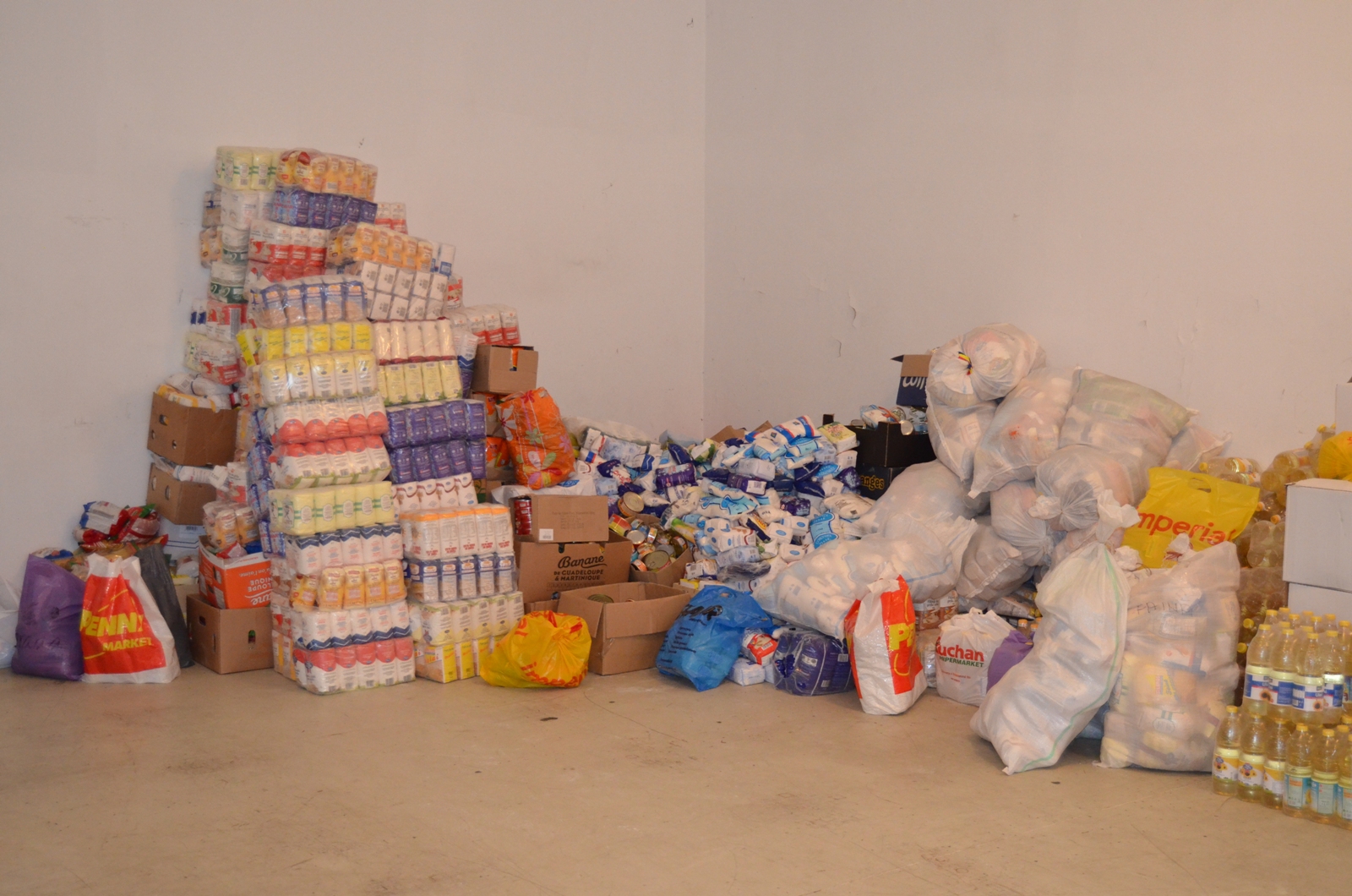 Ajutoare pentru persoanele sinistrate din Serbia