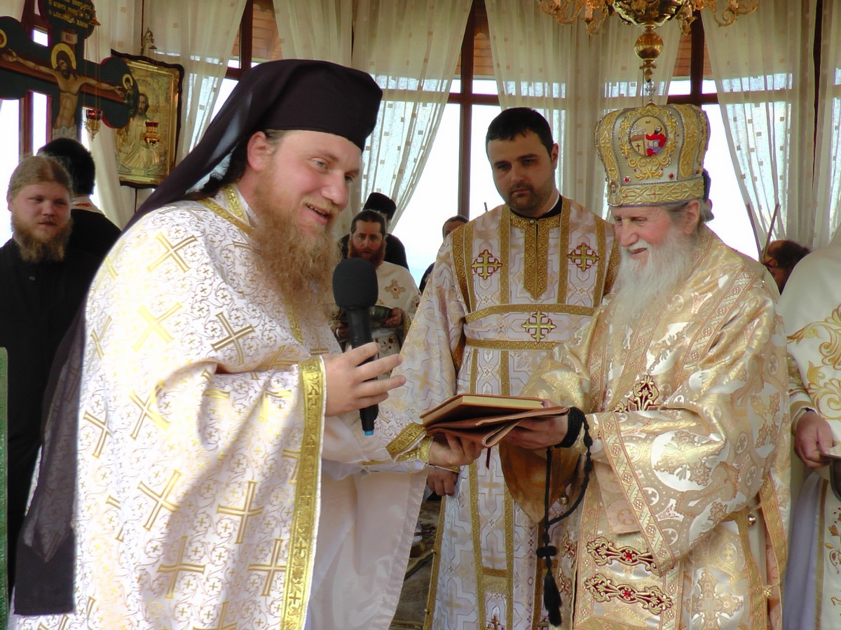 Bucurie duhovnicească la hramul Schitului Botuş Bucurie duhovnicească la hramul Schitului Botuş