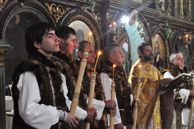 În ie la Sfânta Liturghie