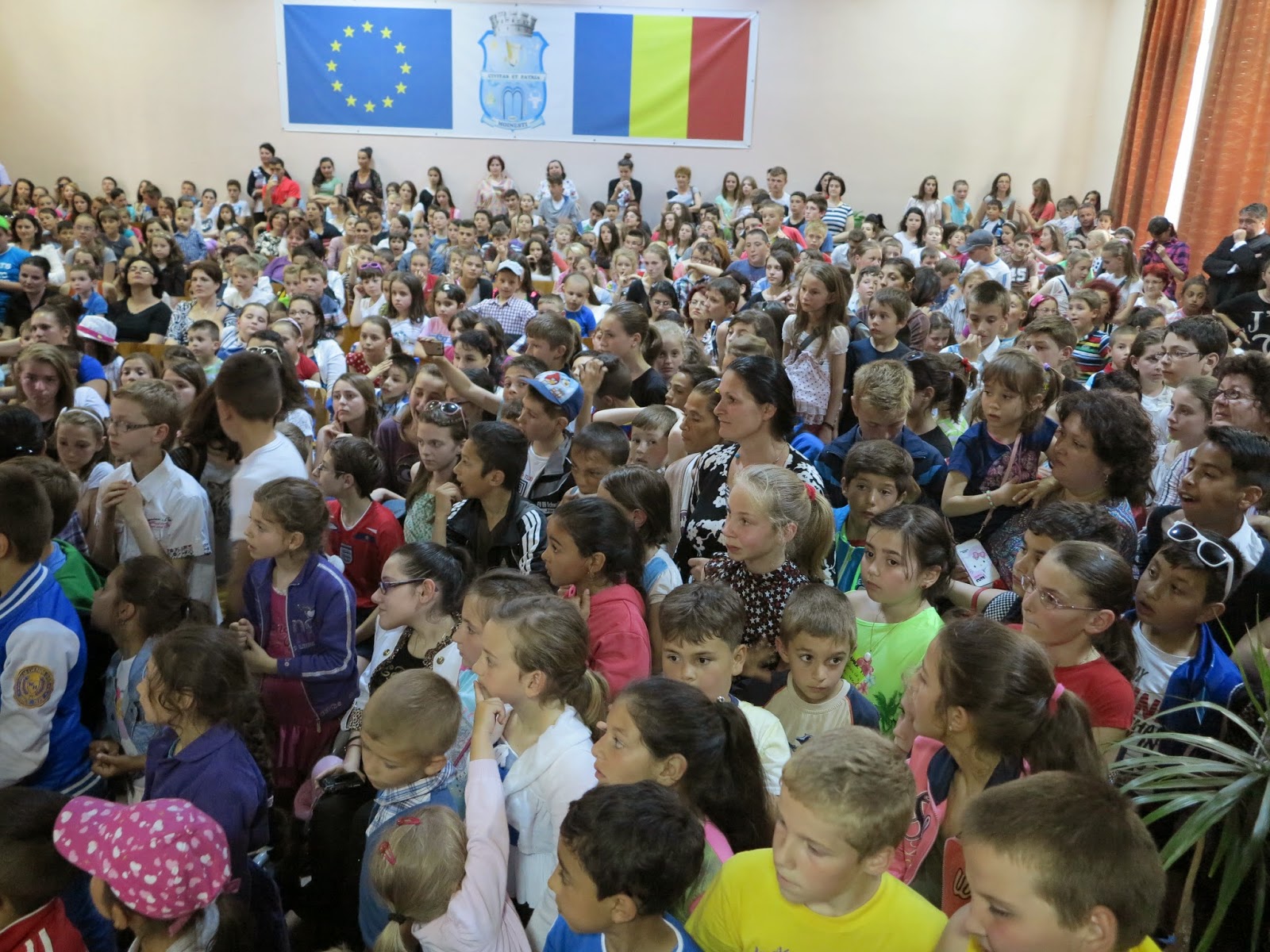 Spectacol educativ pentru copii la Iaşi