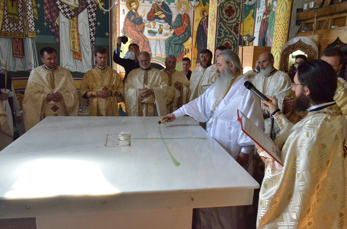 Sfințire de biserică în Duminica Tuturor Sfinților