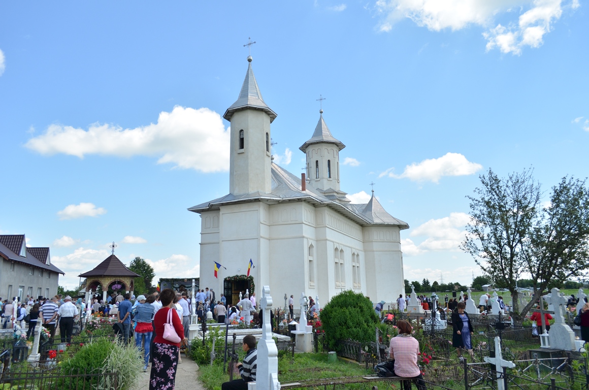 Sfințire de biserică în Duminica Tuturor Sfinților
