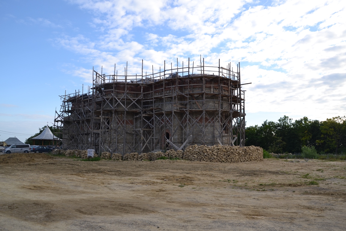 Pe drumul vieții, întăriți duhovnicește Pe drumul vieții, întăriți duhovnicește