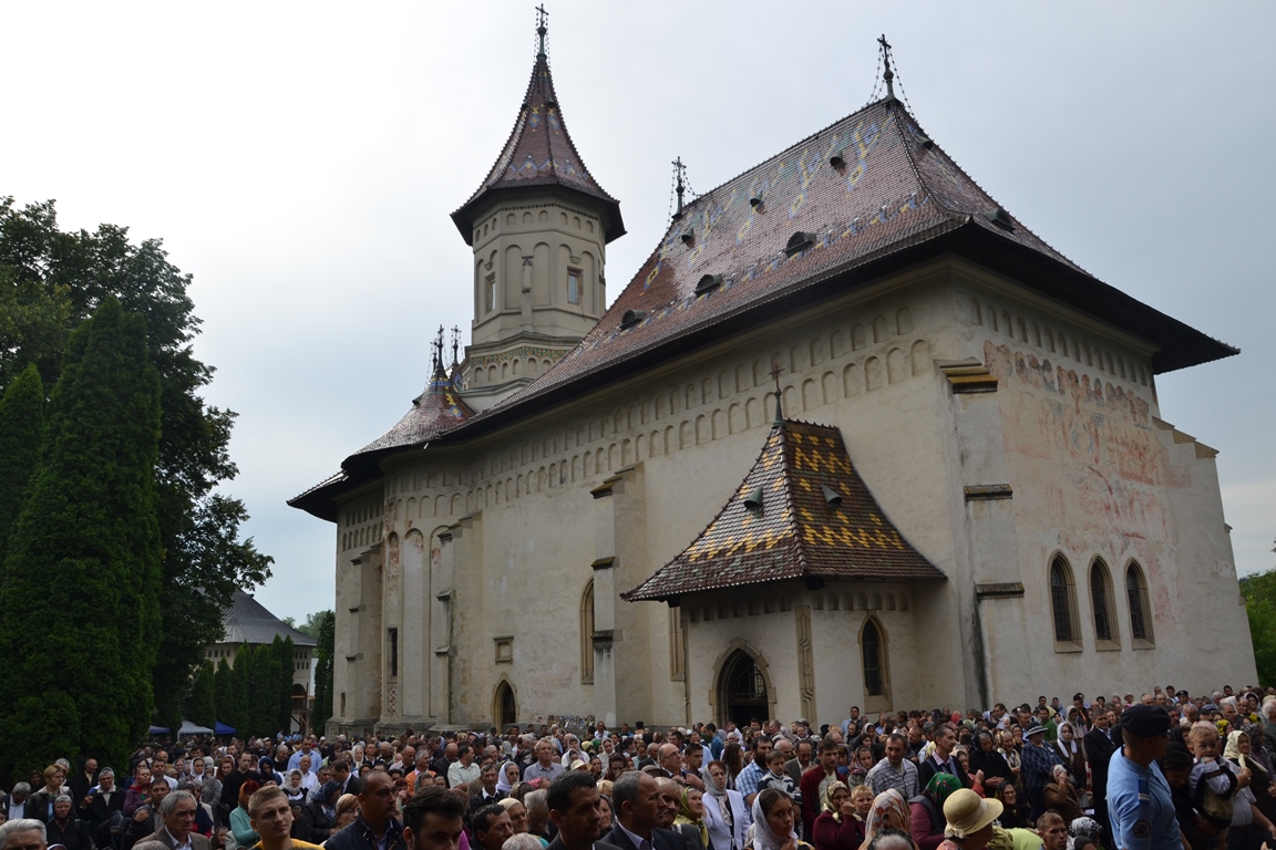 Sfinții Ioan Botezătorul și Ioan cel Nou de la Suceava, modele pentru tinerii de azi