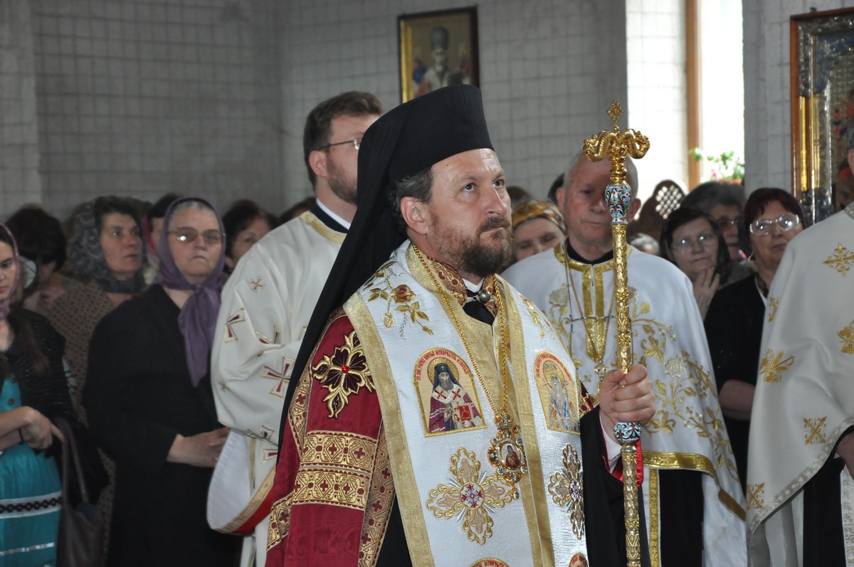 Moment aniversar în Parohia „Sfântul Iulian“ din Iaşi (GALERIE FOTO)