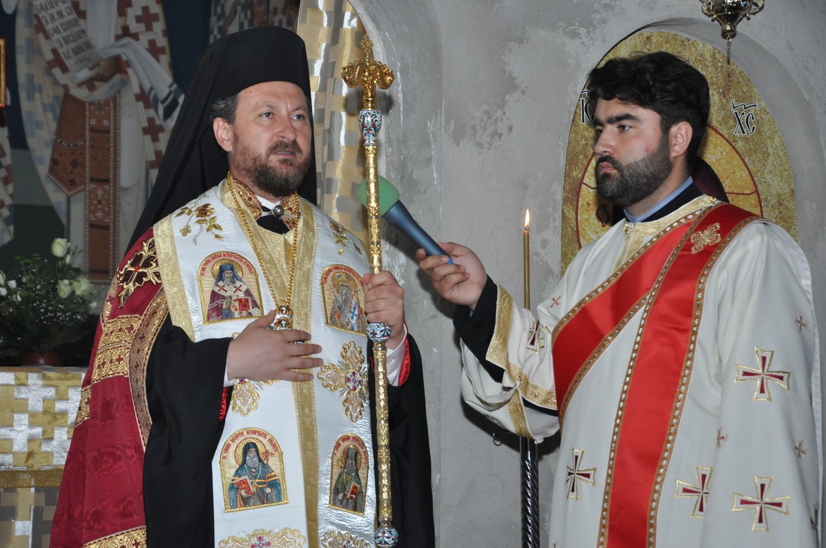 Moment aniversar în Parohia „Sfântul Iulian“ din Iaşi (GALERIE FOTO)