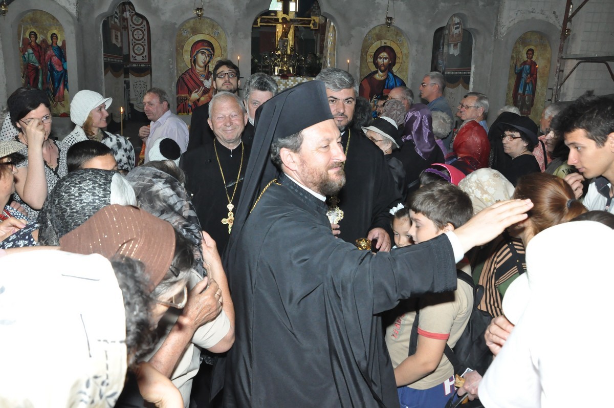 Moment aniversar în Parohia „Sfântul Iulian“ din Iaşi (GALERIE FOTO)