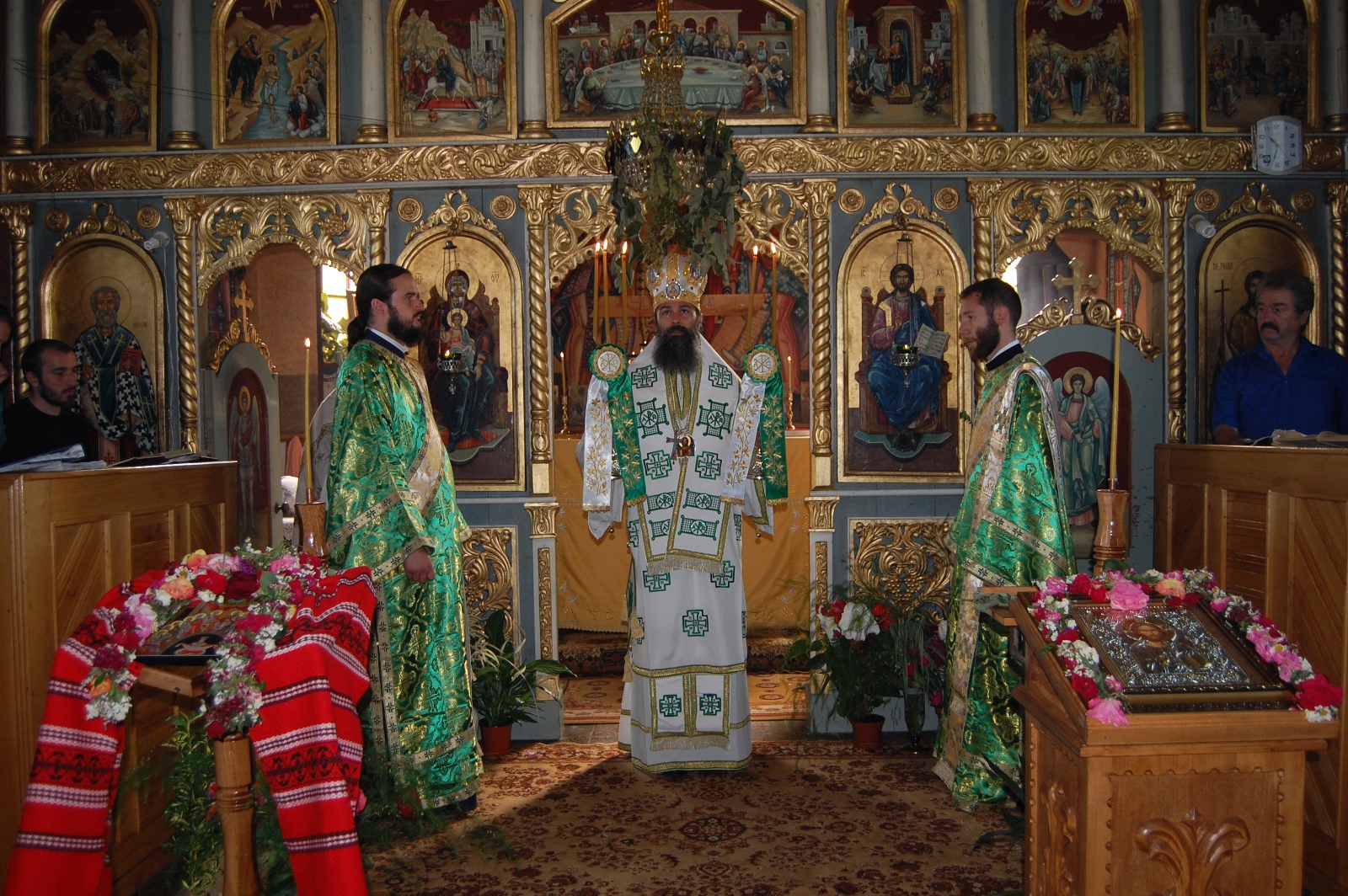 Vizită arhierească în parohia Nădrag