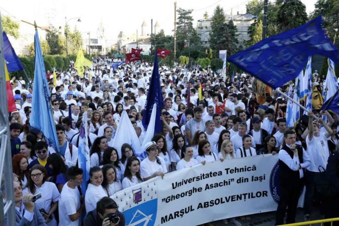 Binecuvântare arhierească pentru absolvenții universităților ieșene