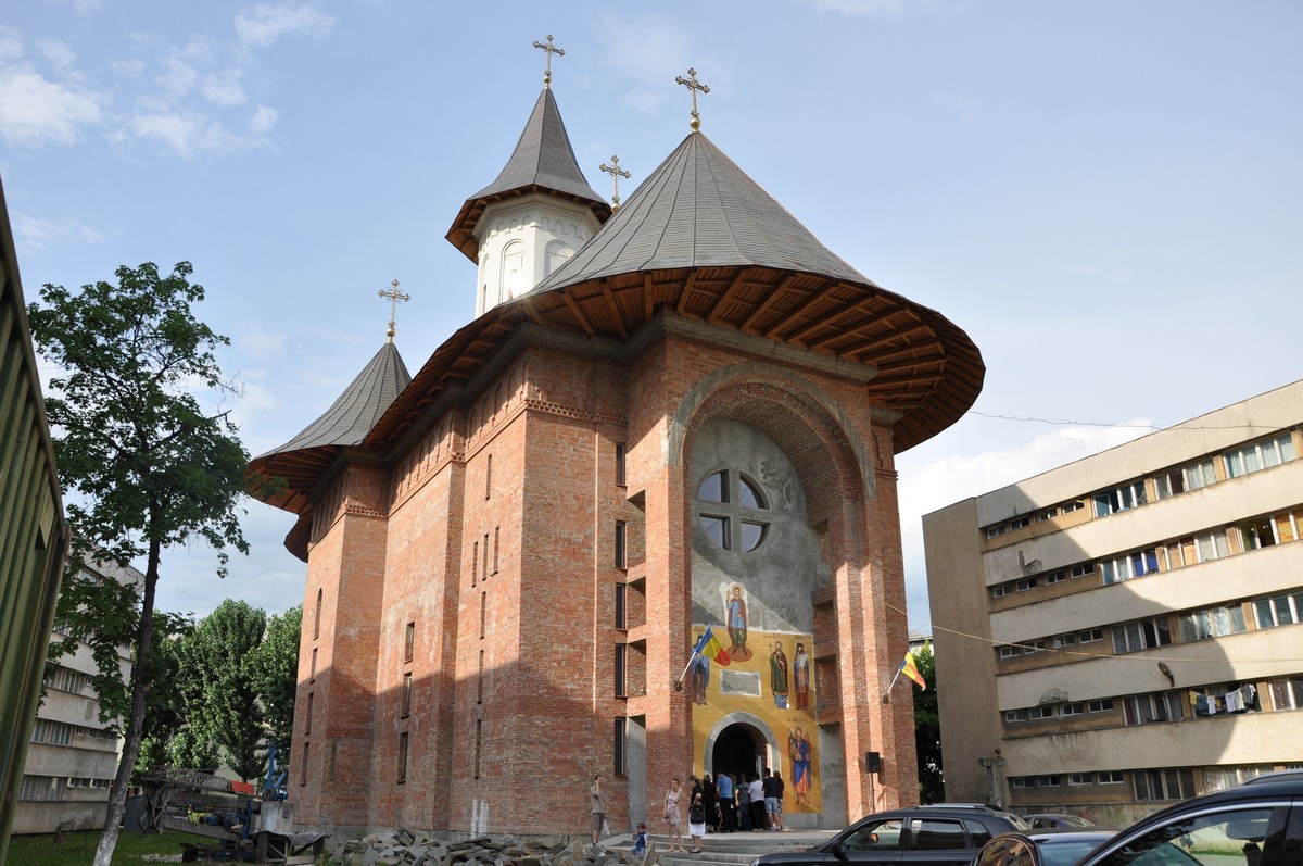 Moment aniversar în Parohia „Sfântul Iulian“ din Iaşi (GALERIE FOTO)