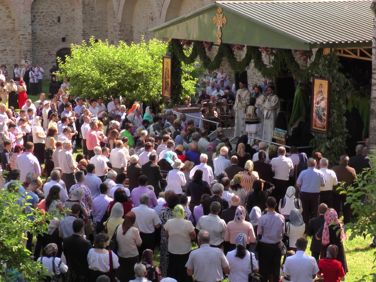 „Voia lui Dumnezeu este sfinţirea vieţii noastre“