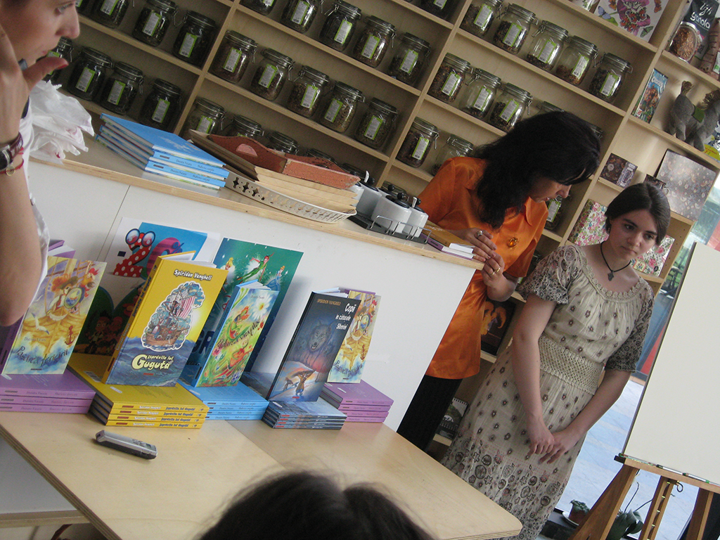 Lansarea cărţii Pasărea fericirii în cadrul evenimentului „O carte cât o întreagă aventură!“