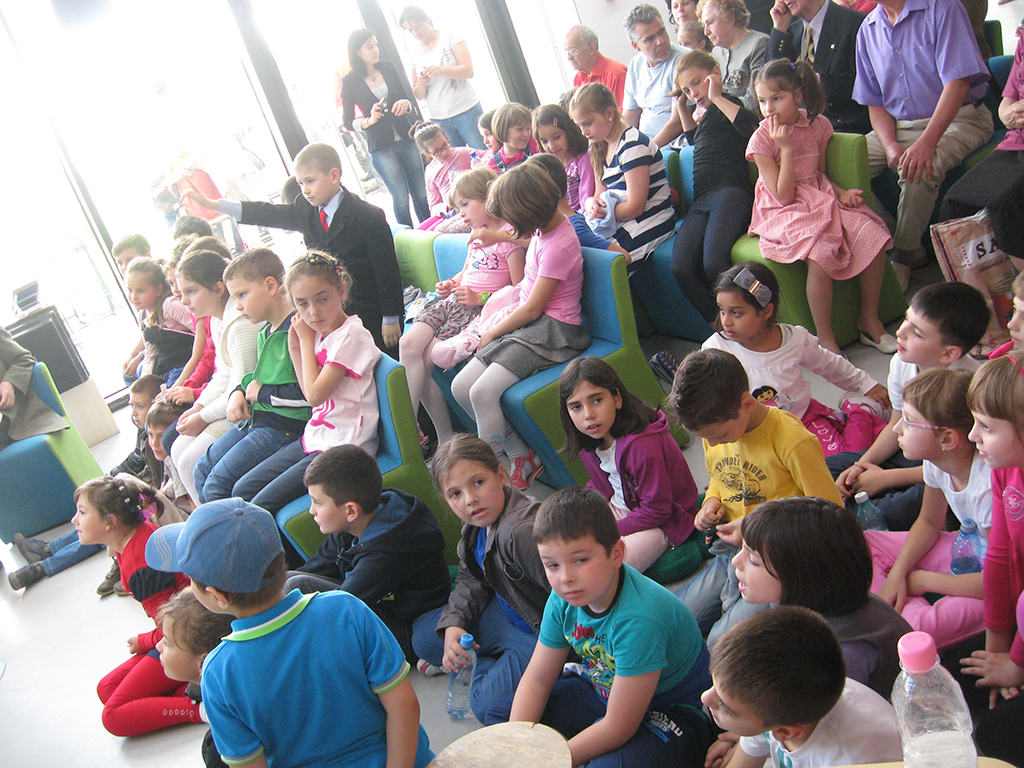 Lansarea cărţii Pasărea fericirii în cadrul evenimentului „O carte cât o întreagă aventură!“