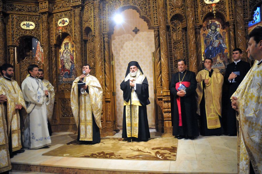 „Acest album este oglinda jertfei de generaţii a băcăuanilor“