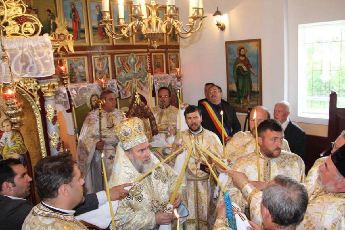 Târnosiri de biserici în protopopiatele Moineşti şi Roman