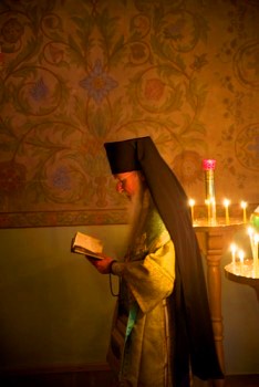 Este bine ca monahii să meargă la studii?