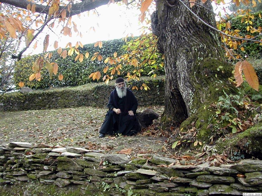 Atât în lume, cât şi în liniştea munţilor, multe se pot realiza prin rugăciune