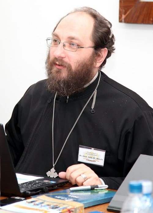 Relaţiile din familiile noastre au fost diminuate un pic şi de presiunea socia­lă