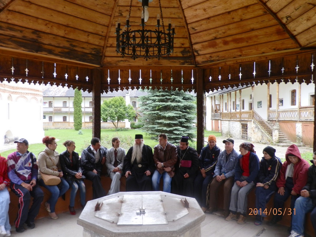 Pacienţii de la Bârnova, în pelerinaj la mănăstirile nemţene